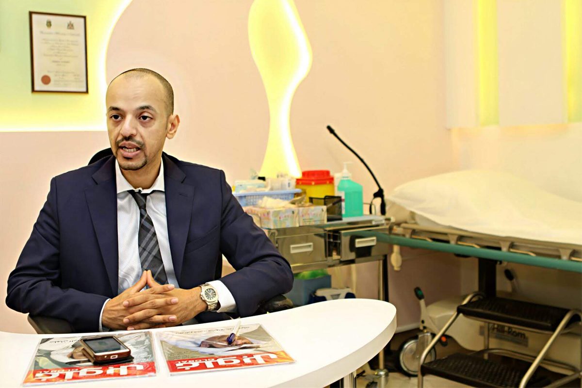 د. عبدالعزيز الراشد في غرفة الكشف